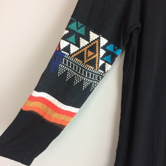 X Christian Caliendo Aztec black top - Picture 2 of 6